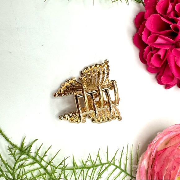NEW⚜️Butterfly Crystal Embellished Metal Hair Clip - Picture 6 of 8